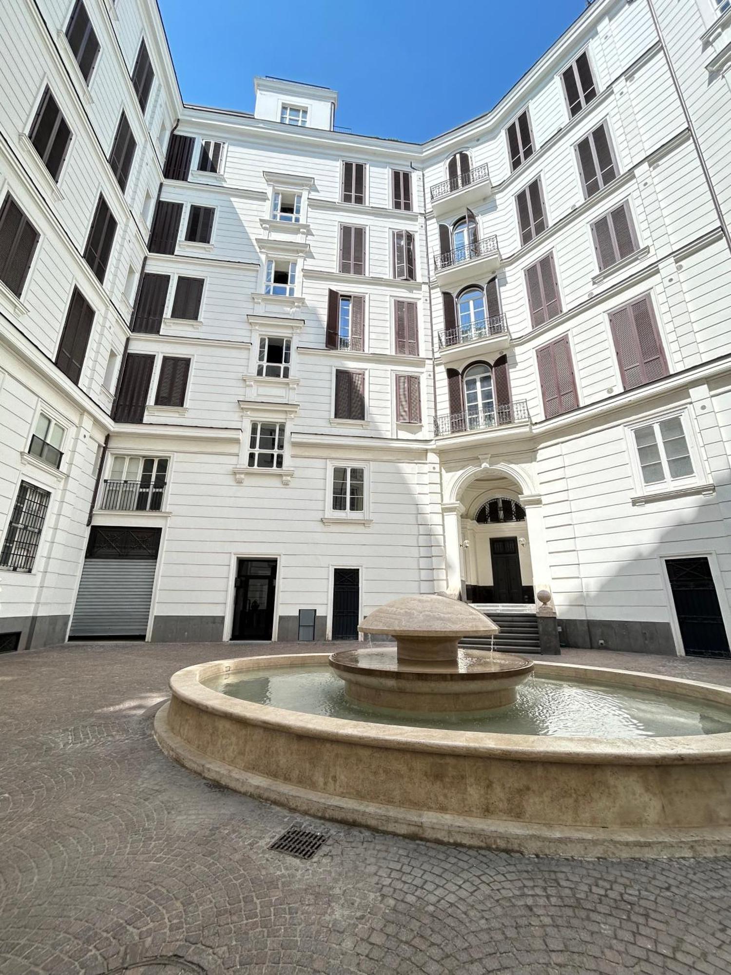 Guli's - Lusso E Comfort In Centro Storico Naples