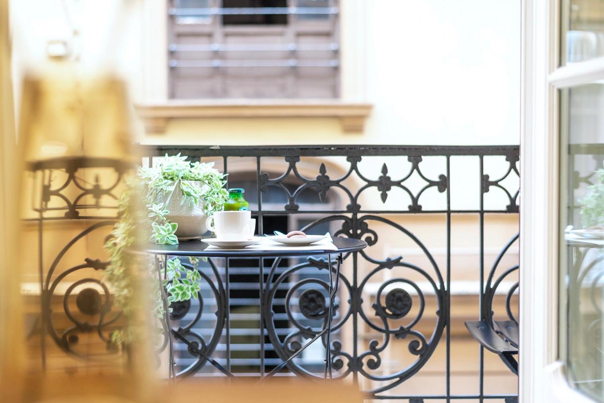 Apartment Guli's - Lusso E Comfort In Centro Storico Neapel